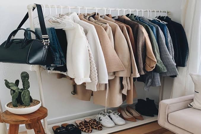 5 Must-Have Wardrobe Essentials for the Modern Woman